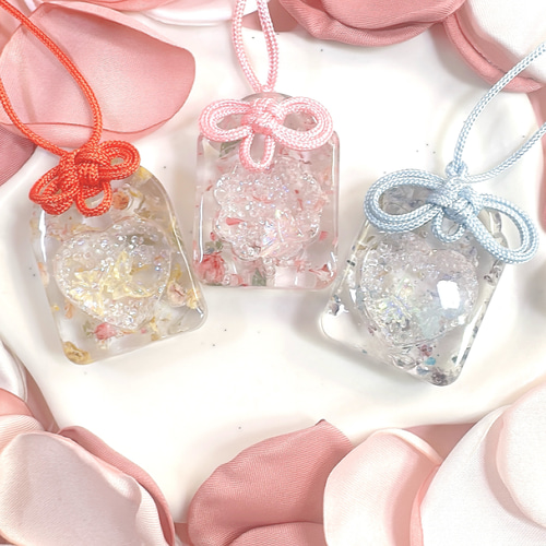 シャカシャカキーホルダー　桜の御守りシェイカー　だるま付き　ひなページ 46☆ SHEINのシェイカーモールドで桜のシャカシャカキーホルダー