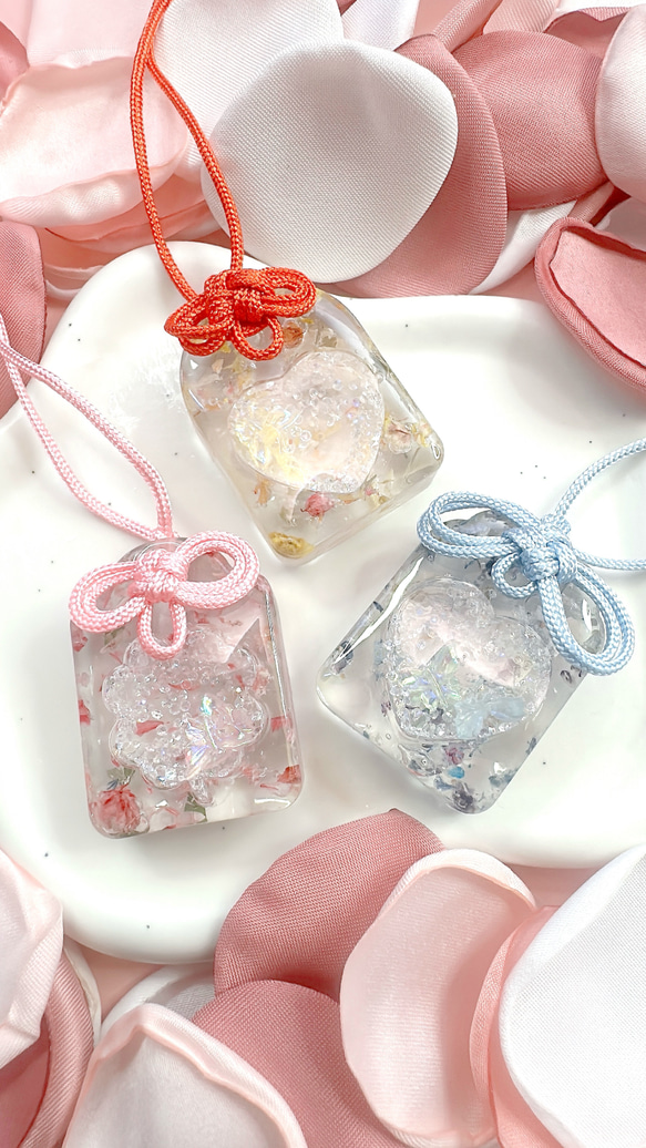 シェイカーキーホルダー】シャカシャカ小花がかわいいお守り