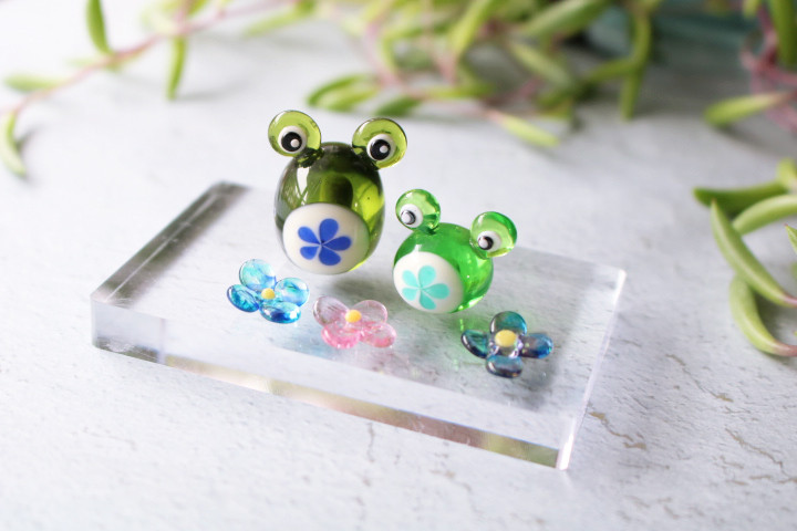 金メッキ古代青銅鼓造形置物 可愛らしいカエルの像 ケース付き 香港発行測定書付 金メッキ古代青銅鼓造形置物 可愛らしいカエルの像 ケース付き