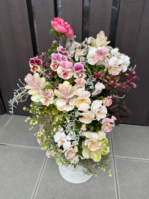 お値下げ中 寄せ植え 花□季節の花の豪華なブリコラージュ