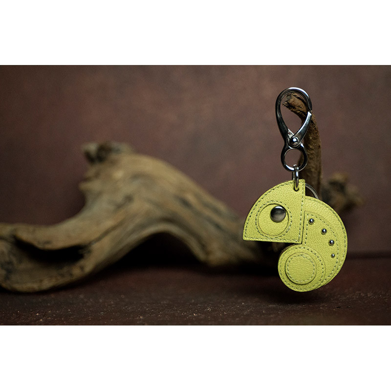 カメレオン デザイン / ヤギ革 キーホルダー ( スモール / ライム )