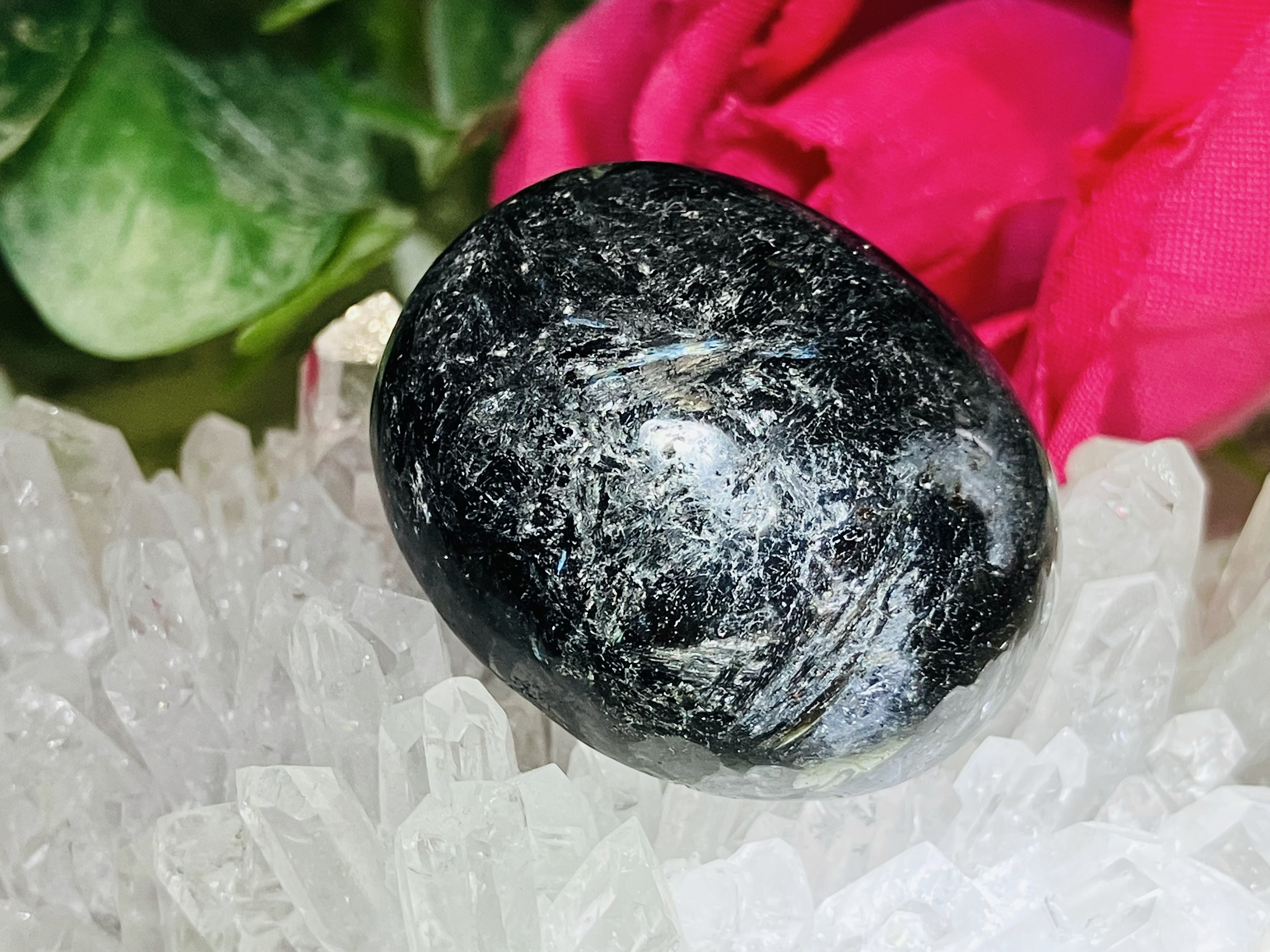 最強の守護石✿　ヌーマイト フェアリークィーン オーバル　ルース　原石