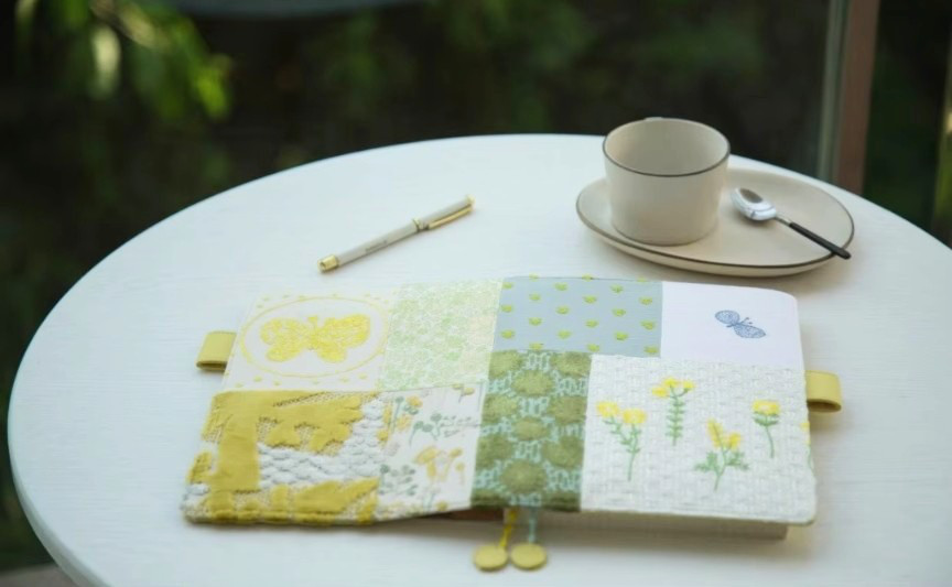 A5  イエロー　手帳カバーケース　ミナペルホネン