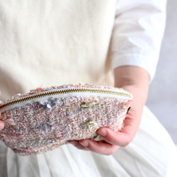 尾州ファンシーツイードのラウンドポーチ 7枚目の画像