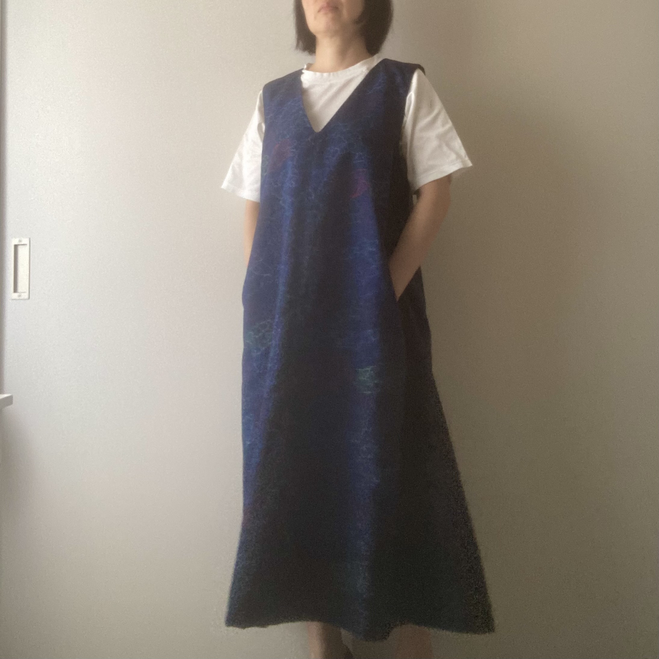 着物リメイク　つむぎのジャンパースカート　紺　蝶