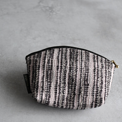 尾州ストライプツイードのラウンドポーチ 2枚目の画像