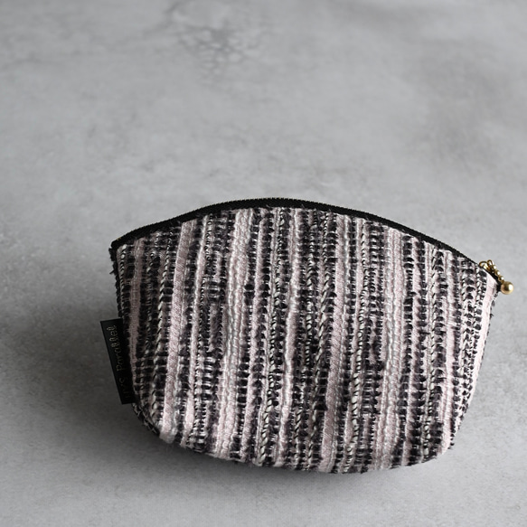 尾州ストライプツイードのラウンドポーチ 2枚目の画像