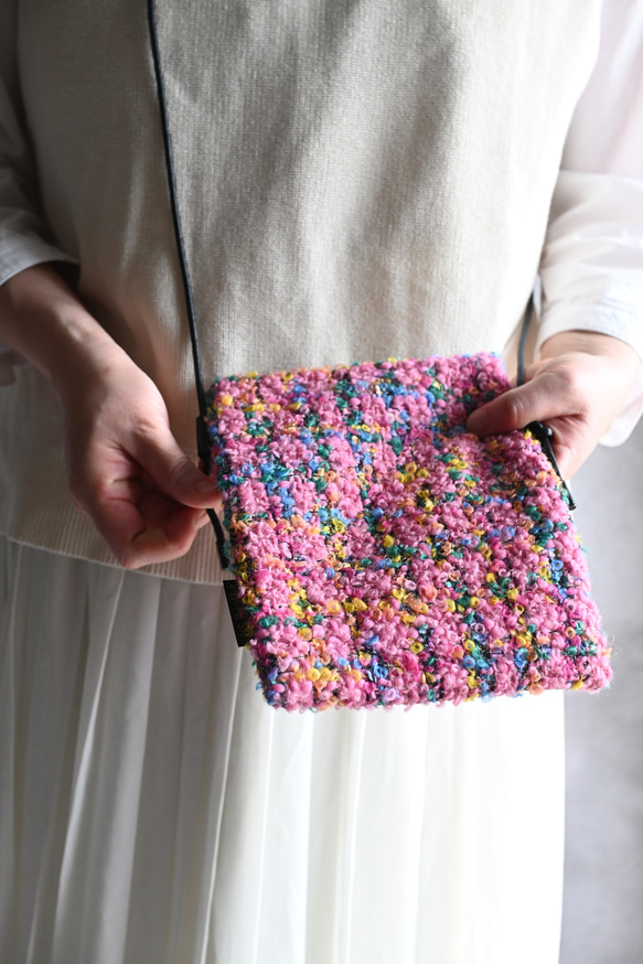 カラフルネップファンシーツイードのスマホポシェット 4枚目の画像