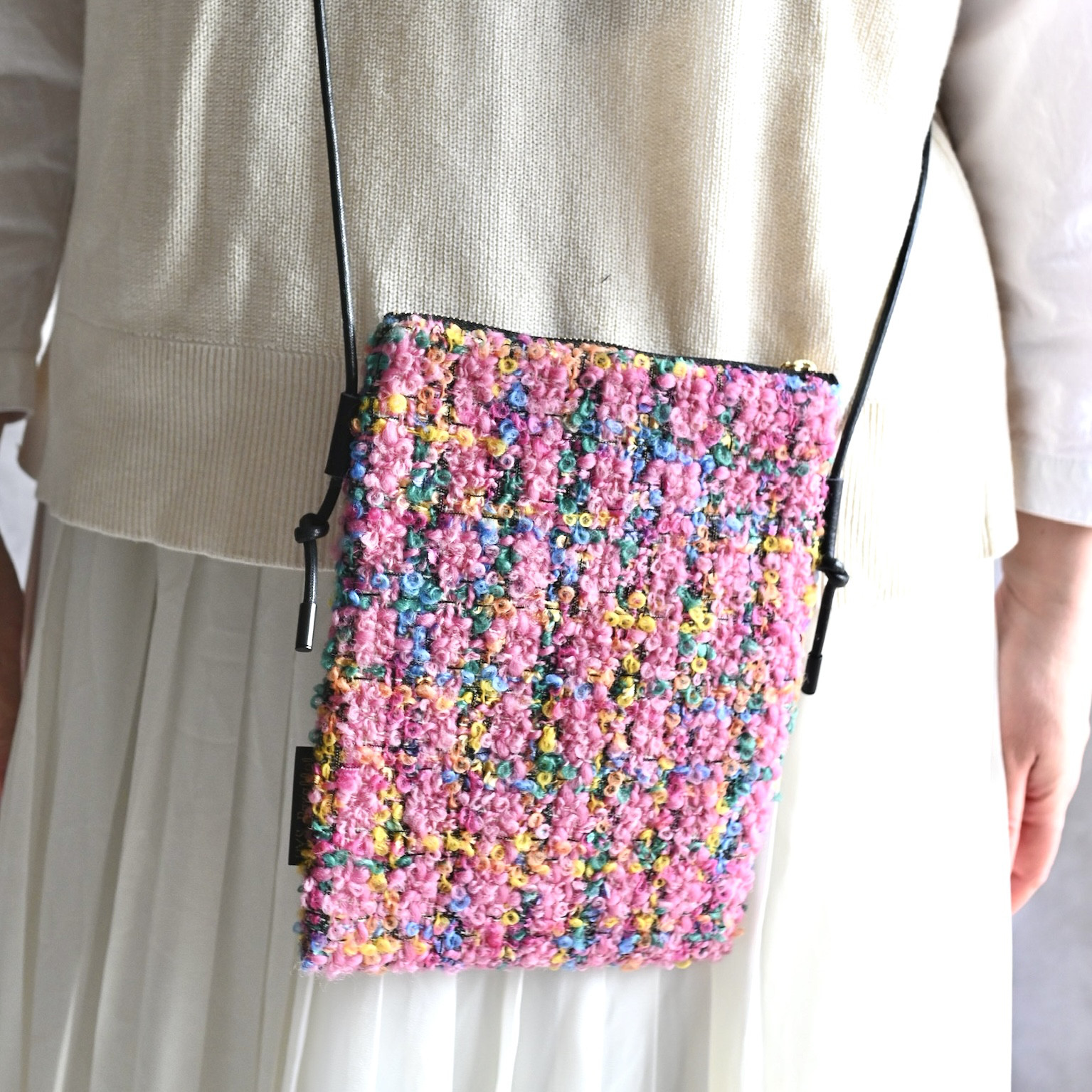 カラフルネップファンシーツイードのスマホポシェット 5,920円