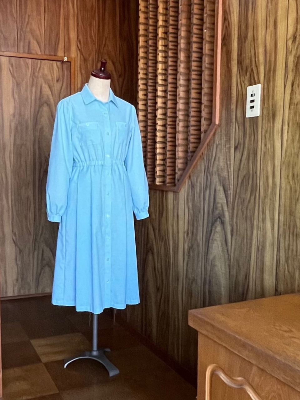 シャツカラーのワンピース