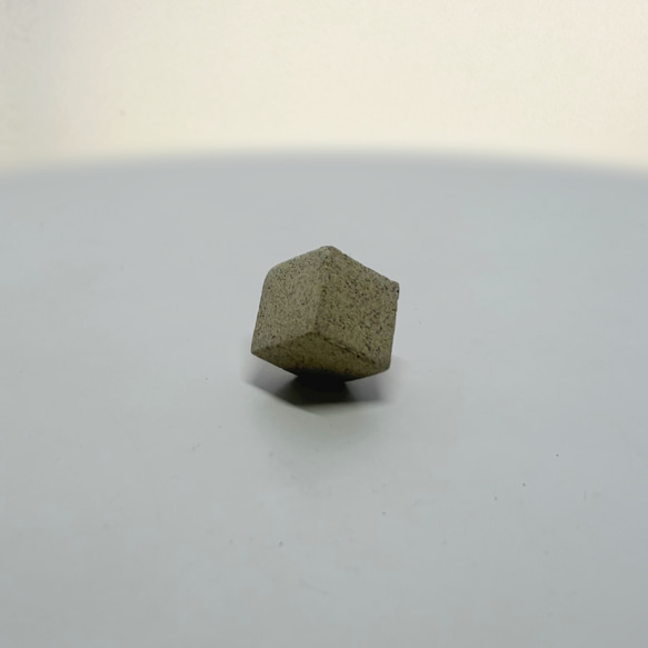 Incense Cube Tilt（お香立て）≪コーヒーかす・みかん皮・たまねぎ皮・えごま搾りかす≫ 10枚目の画像