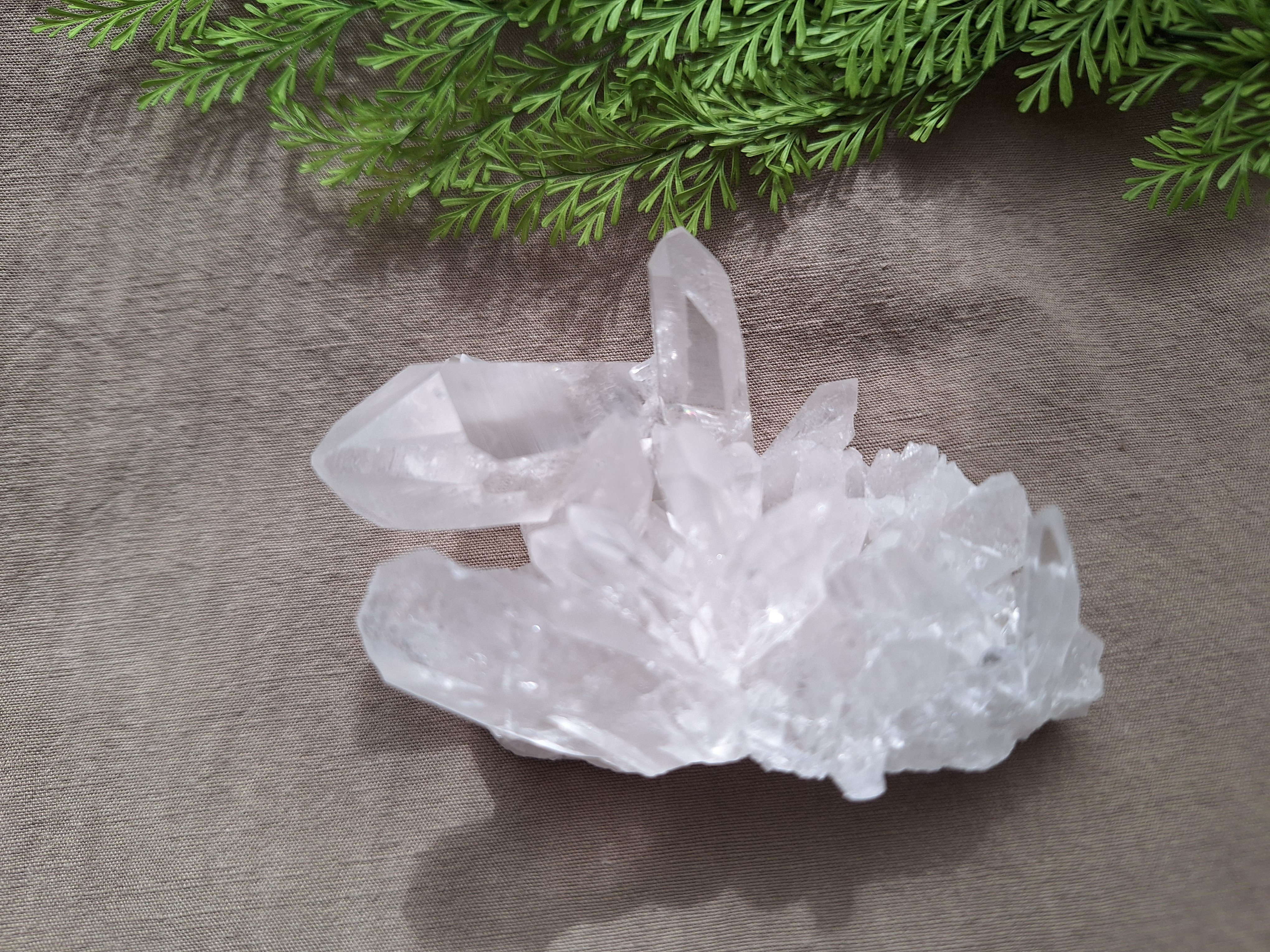 AAAAAアーカンソー州産  水晶クラスター   ③