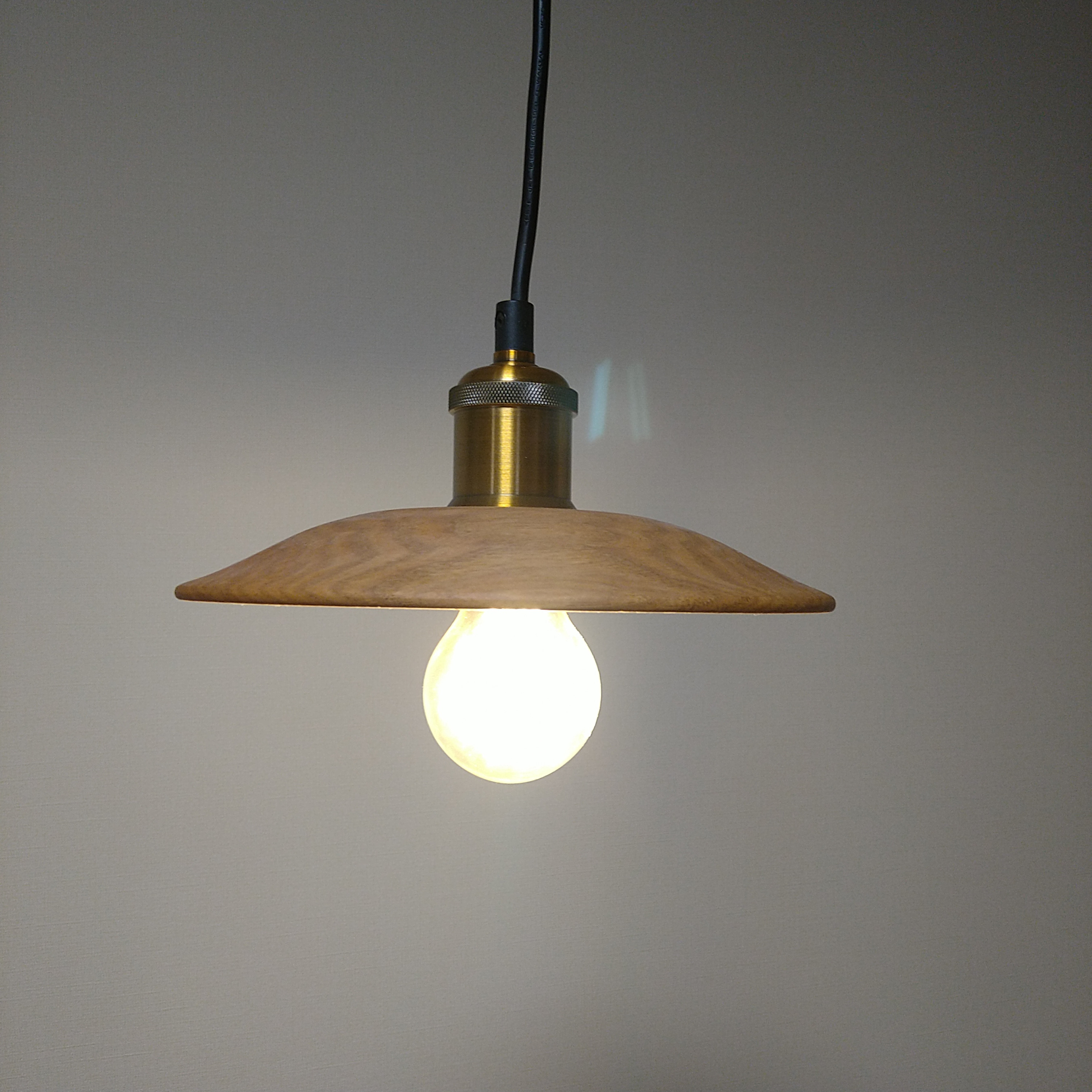 木製ランプシェード サイズ 直径約21.5センチ 高さ3センチ 金口は