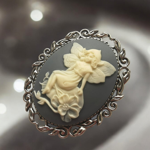 Cameo Brooch #18 カメオ ブローチ 妖精 グレー ブローチ Side