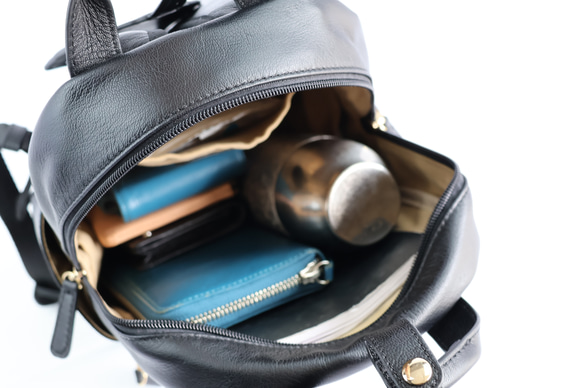 4０％offセール中　　コロンと可愛いミニリュック 。山羊革　黒 9枚目の画像