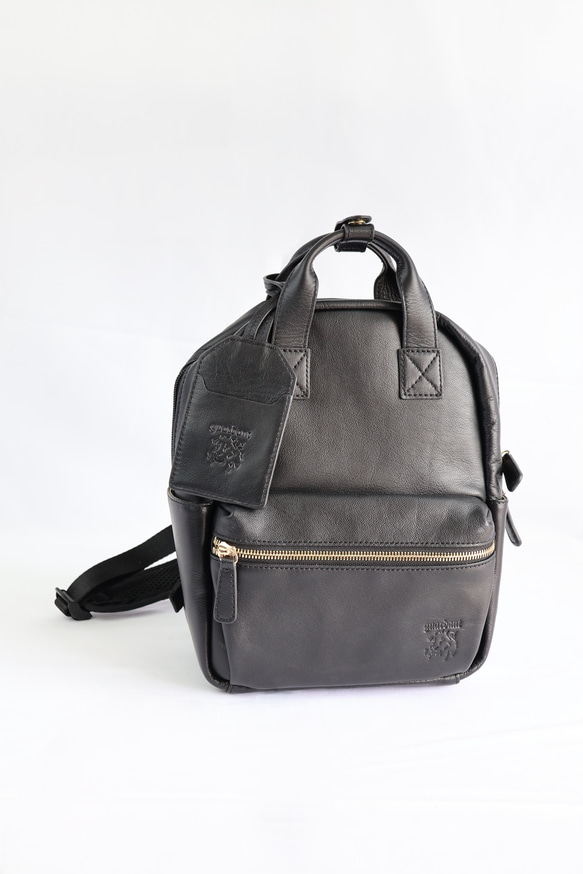 4０％offセール中　　コロンと可愛いミニリュック 。山羊革　黒 1枚目の画像