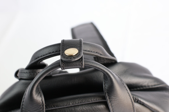 4０％offセール中　　コロンと可愛いミニリュック 。山羊革　黒 4枚目の画像