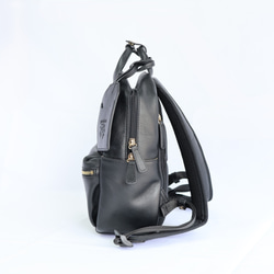 4０％offセール中　　コロンと可愛いミニリュック 。山羊革　黒 3枚目の画像