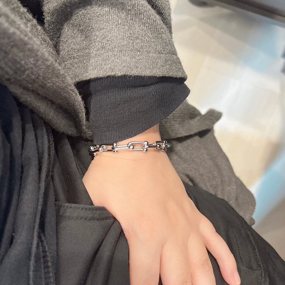 ハードウェア定番U字ブレスレット マンテル留め具 金属アレルギー対応サージカルステンレス メンズアクセ 6枚目の画像