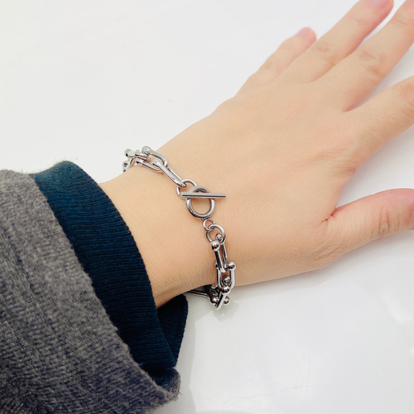 ハードウェア定番U字ブレスレット マンテル留め具 金属アレルギー対応サージカルステンレス メンズアクセ 5枚目の画像
