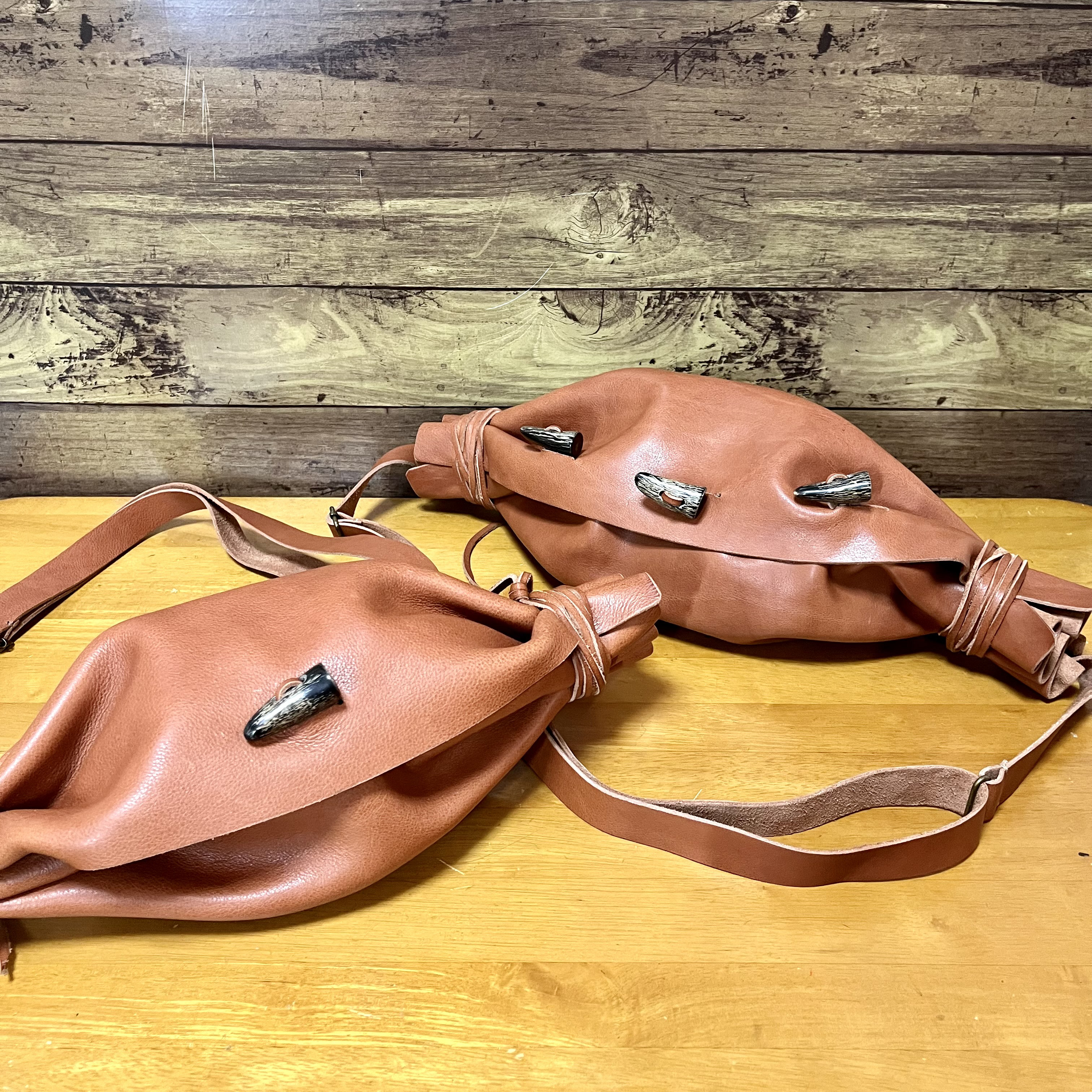 ★受注製作【革苞〜かわづと〜】ヌメ革ボディバッグ