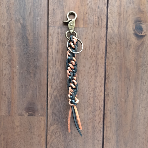 スパイラルツイストブレードのレザーキーホルダー キーホルダー amuamu