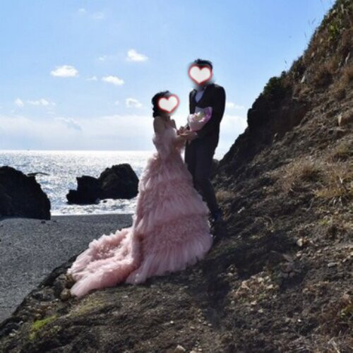 実例写真！カラードレス ピンク ソフトチュール オフショルダー ロングトレーン ブライダル 華やか