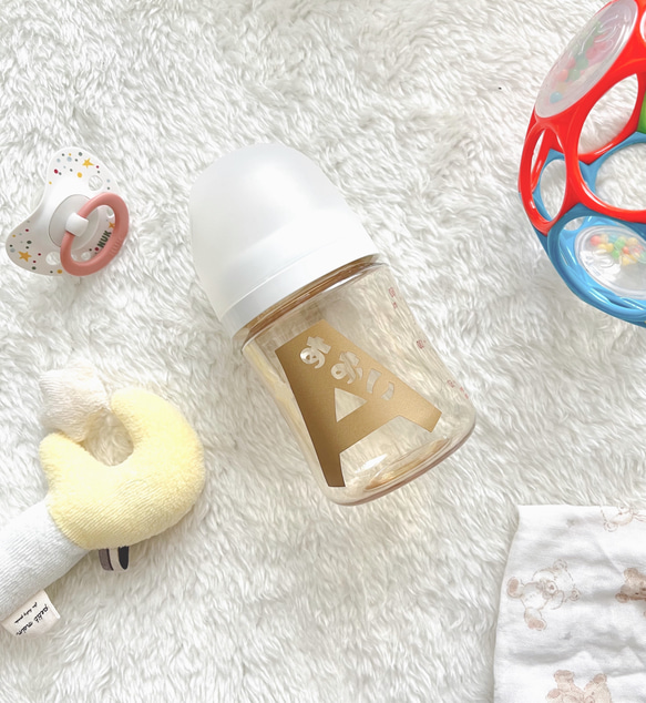 小サイズ:ひらがなお名前ステッカー おしゃれ かわいい 名前シール イニシャルシール オリジナルステッカー 部活 保育園 3枚目の画像