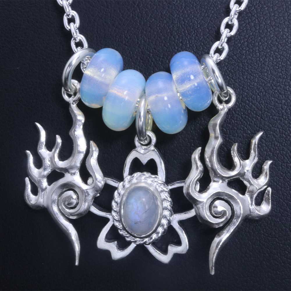 ペンダント ネックレス メンズ :  桜 迦楼羅炎ペンダント (L＆R)レインボービーズ 4個セット  天然石 白仕上げ