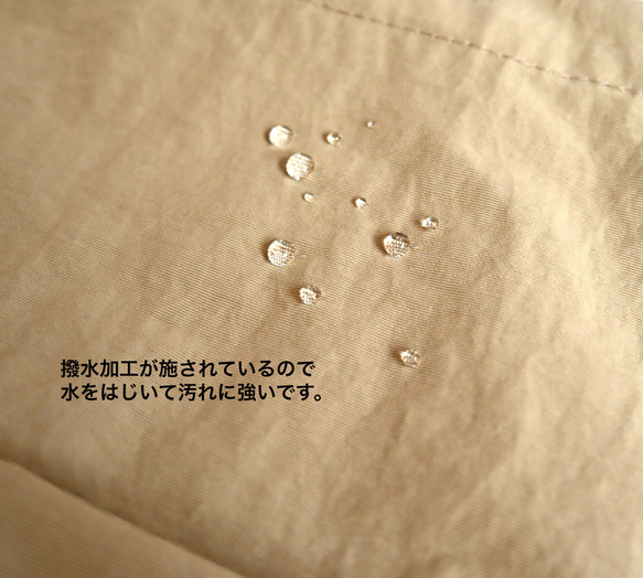 【新作】撥水加工＊超軽量　U字フォルムのショルダーバッグ♪ナイロンワッシャー♪チャコールグレー 10枚目の画像