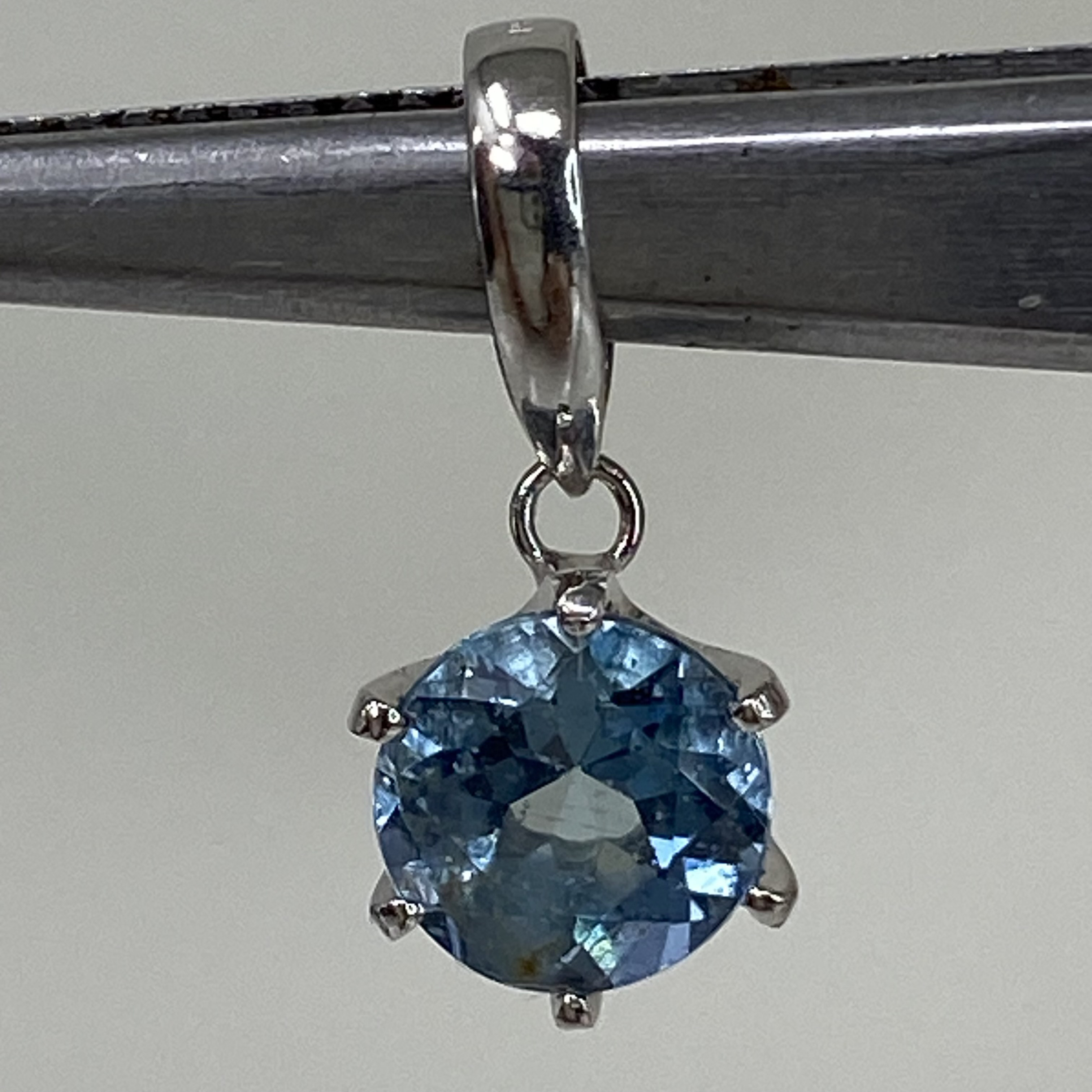 pt900 プラチナペンダント アクアマリン 0.7ct