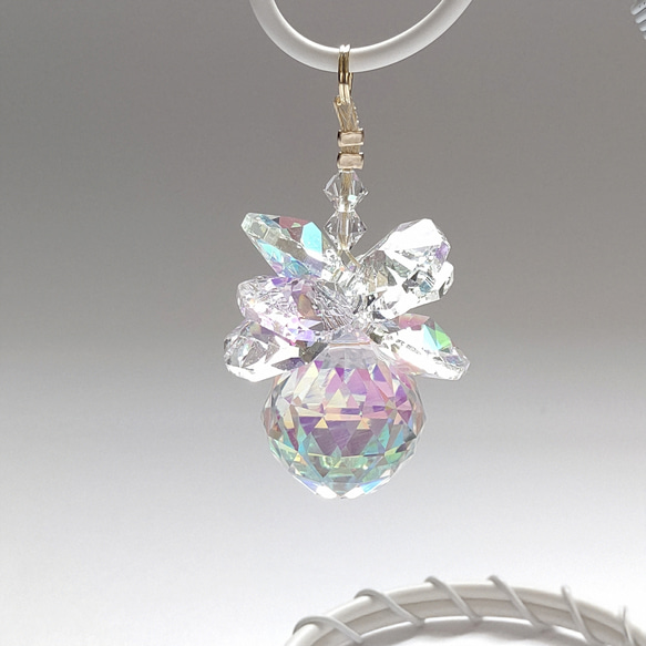 ずっと眺めていたいオーロラカラー　手のひらサイズ置き型サンキャッチャー　気軽に飾れる　卓上　ひんやり　ギフト 4枚目の画像