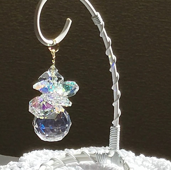 ずっと眺めていたいオーロラカラー　手のひらサイズ置き型サンキャッチャー　気軽に飾れる　卓上　ひんやり　ギフト 8枚目の画像