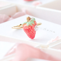リング「ホワイトストロベリー＆パール」 いちご 苺 パール ハンドメイド 指輪 リング「ホワイトストロベリー＆パール」 いちご 苺 パール