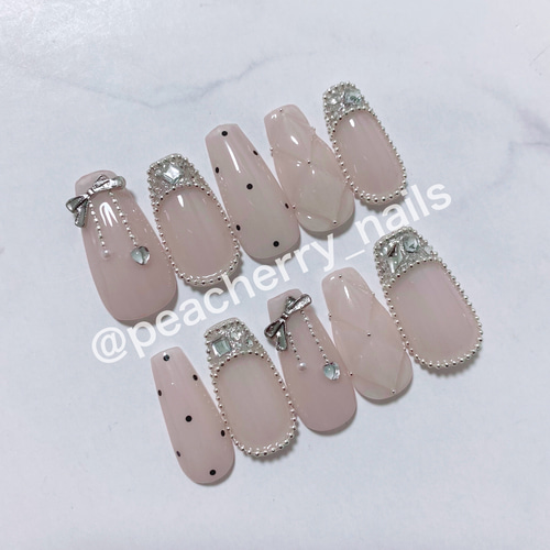 ♡ドットネイルとキルティングネイル♡ ネイルチップハンドメイド