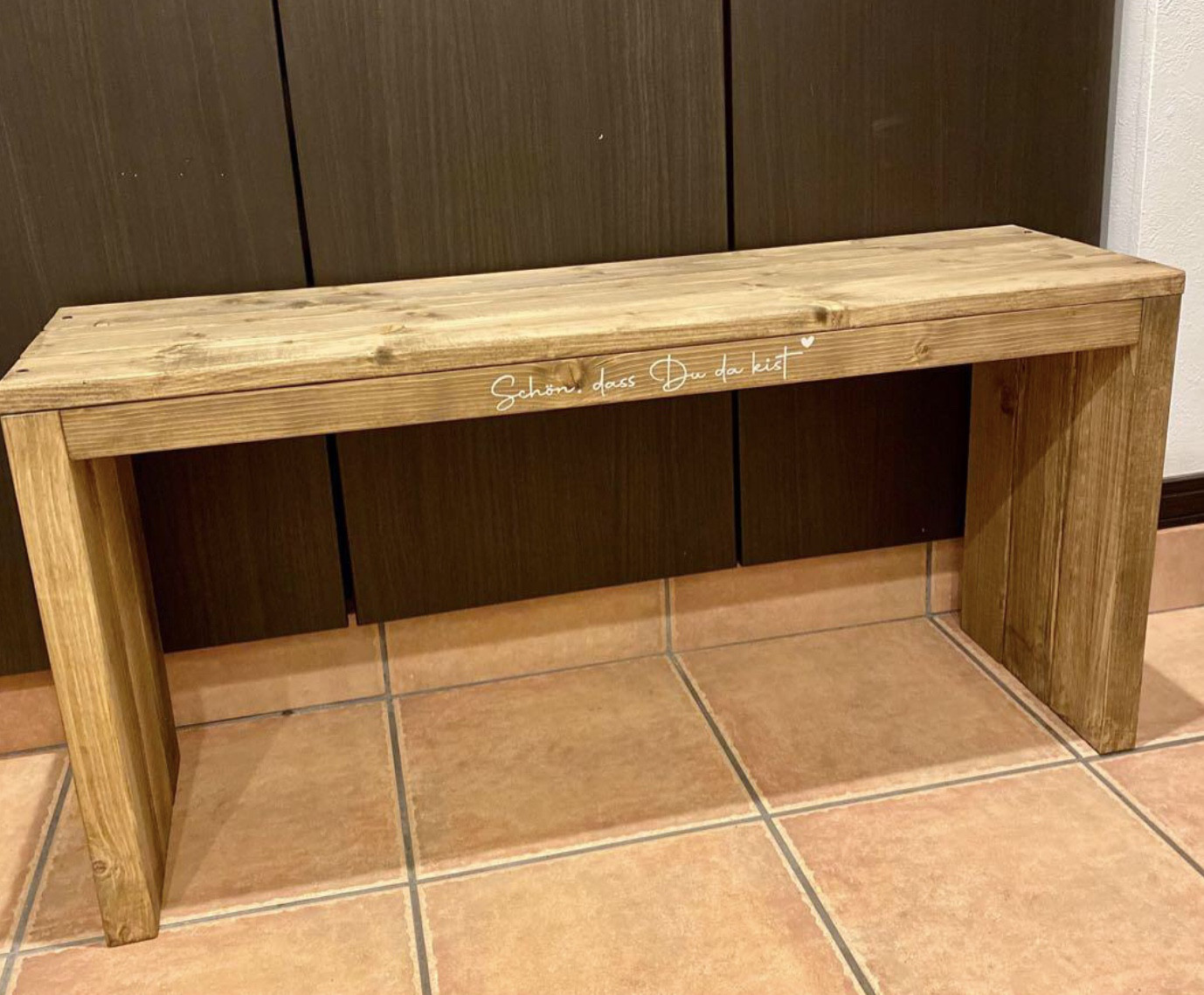 天然木のテレビボード