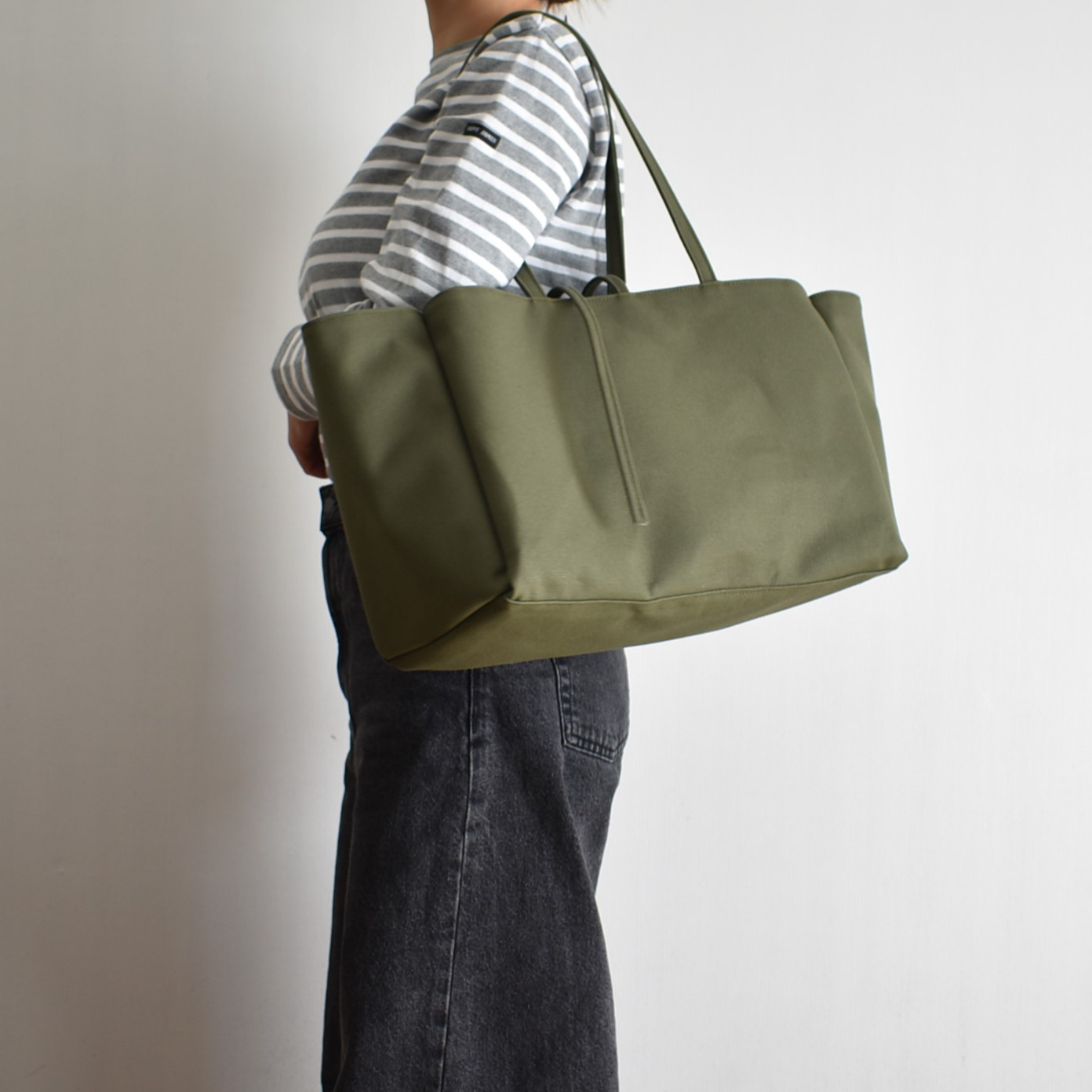 BOX2 TOTE BAG（オリーブ/カーキ）肩掛け 帆布 トートバッグ マチ広め ポケット6 キャンバス