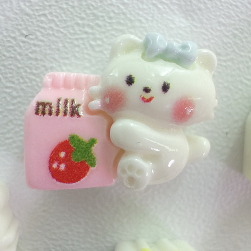 D43）4個 ミニサイズ MILKねこちゃん いちごみるく パーツ