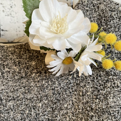 【ｱｰﾃｨﾌｨｼｬﾙﾌﾗﾜｰ】ﾎﾜｲﾄﾛｰｽﾞ　ミモザーのｺｻｰｼﾞｭ・・ハレの日、フォーマル、卒入学コーデ 2枚目の画像