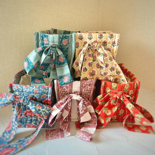 インド/ブロックプリント】d. ふわふわキルトの布バスケット(水色