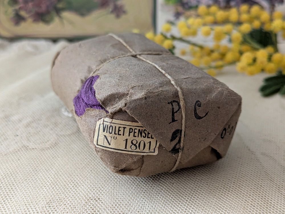 フランスアンティーク 包装紙に包まれた糸束 Violet Pensee No.1801 5,846円
