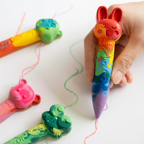 手描きアート作品 クレヨン使用 (1歳児) 手描きアート作品 クレヨン使用 (1歳児) 【公式通販】