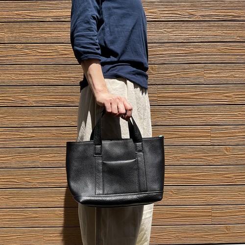 ハンドメイド　本革　トートバック　シュリンク　ネイビー　★新品／未使用品★984 カワノバッグ / 【送料無料】 横型レザートートバッグ