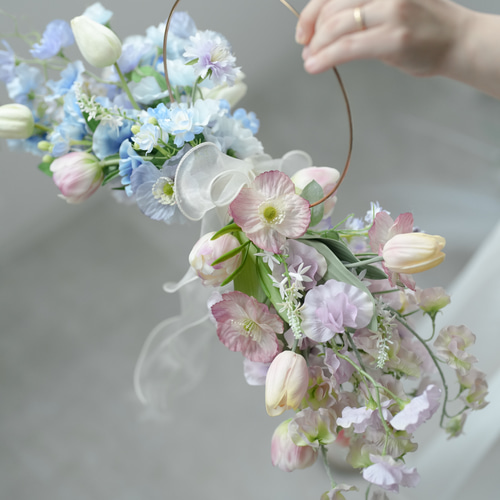 インテリアにも◎【ブートニア込】淡色ふわふわフープブーケ アーティ