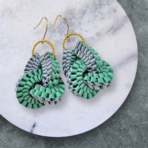 リボンでできたつながるピアス/イヤリング変更可/ミントグリーン