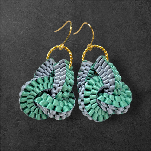 リボンでできたつながるピアス/イヤリング変更可/ミントグリーン