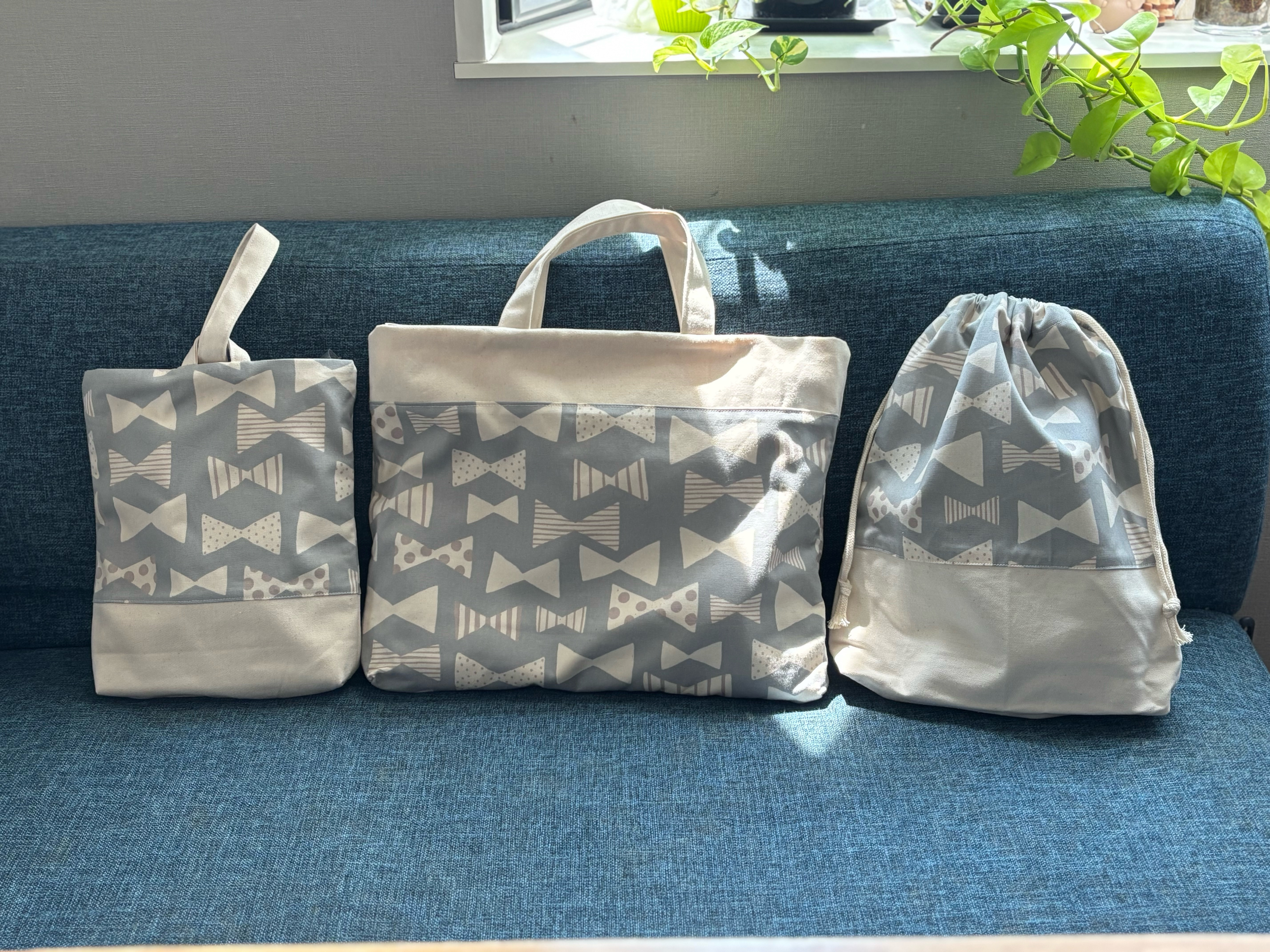 【入園入学３点セット】北欧風リボン柄コットンのレッスンバッグ・シューズバッグ・体操服袋 かわいい　レトロ