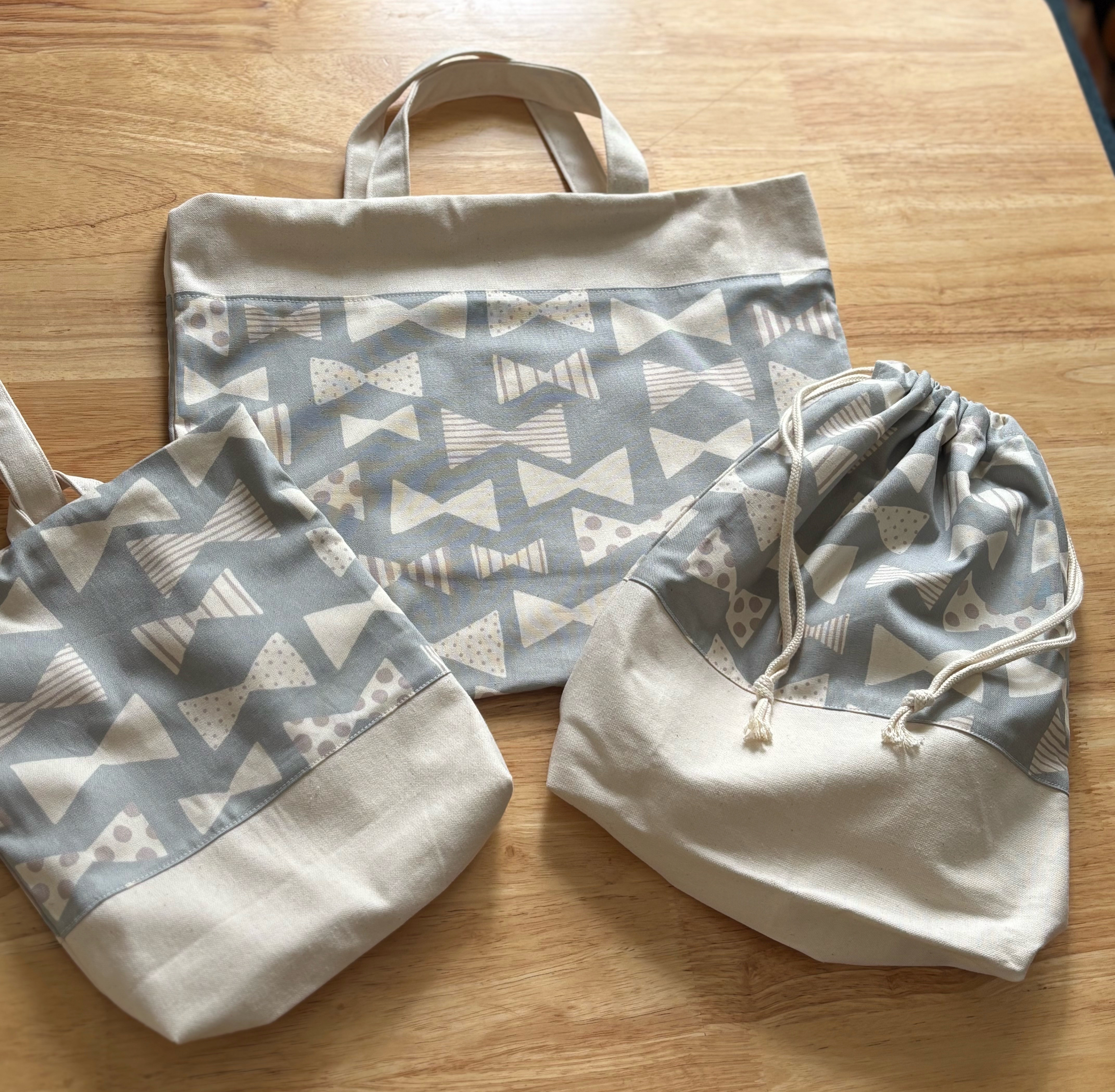 【入園入学３点セット】北欧風リボン柄コットンのレッスンバッグ・シューズバッグ・体操服袋 かわいい　レトロ