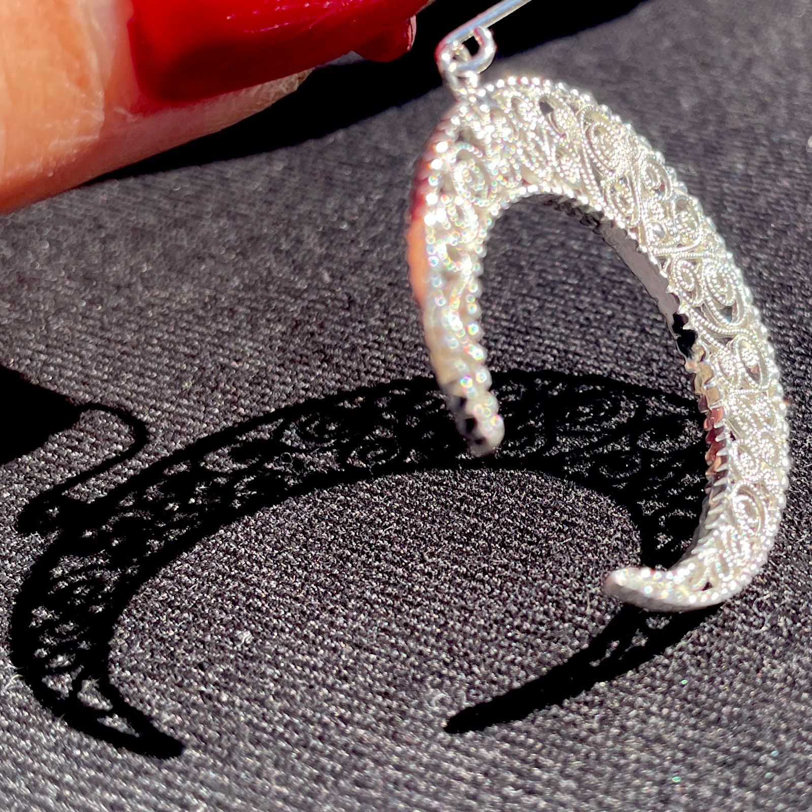 銀線細工のMOONピアス