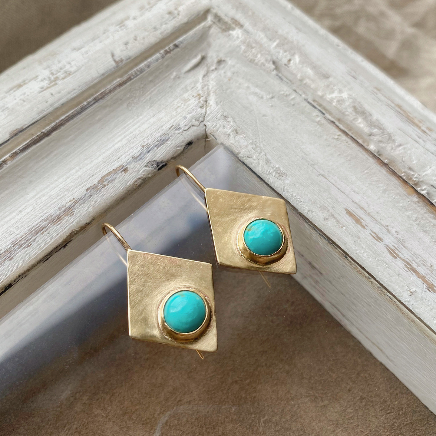 トライアングル ターコイズ 真鍮 / 14金ゴールドフィルド ピアス